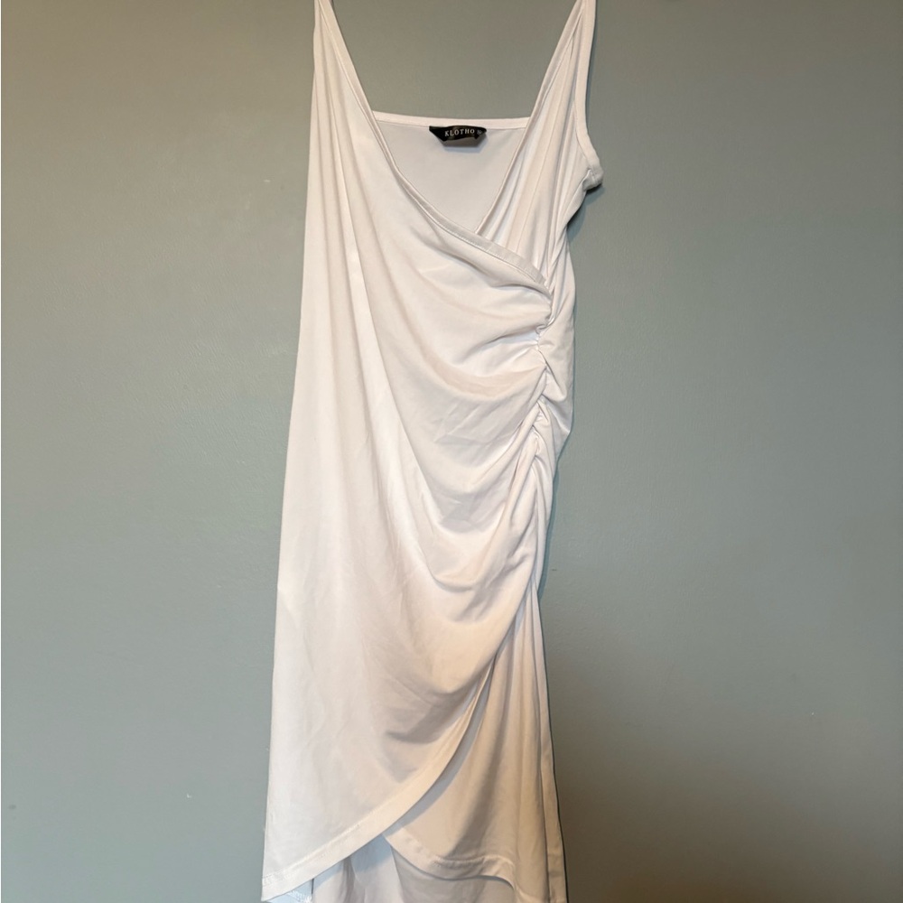 Chic White Draped Mini Dress Size M $15